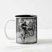 Stomme fietsen in de bossen tweekleurige koffiemok (Links)