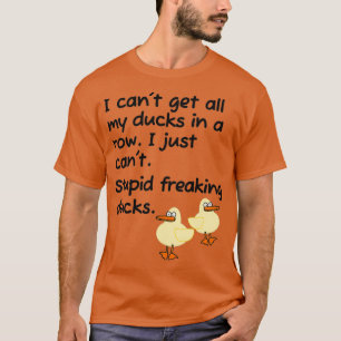 Stomme Freking Ducks in een rij Klassieke TShirt