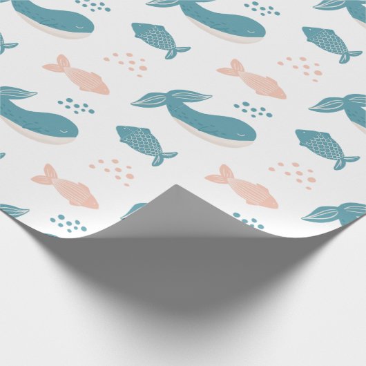 Stomme gekke blauwe walvis en vis. Nautisch dier Cadeaupapier (Hoek)