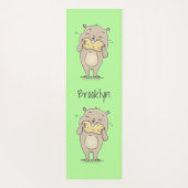 Stomme glimlachende hamster met pinda-cartoon yogamat (Achterkant)