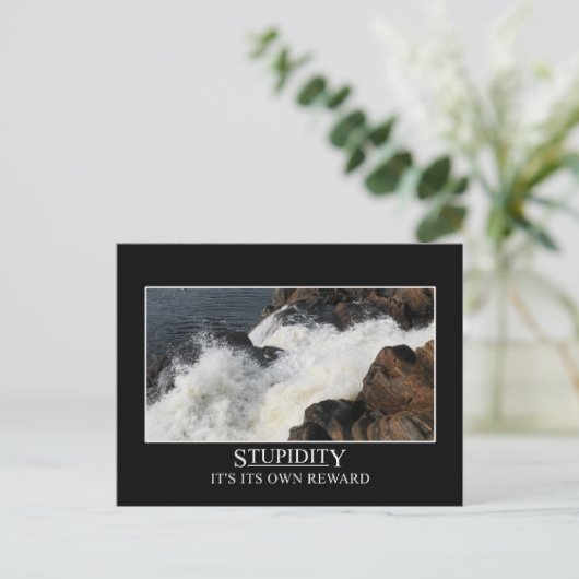 Stomme is zijn eigen beloning briefkaart (Staand voorkant)