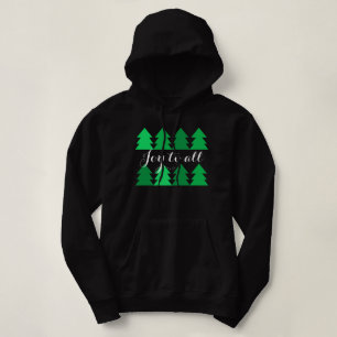 Stomme rijen groene kerstbomen met iedereen hoodie