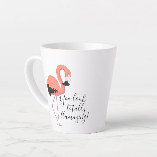 Stomme roze flamingo je ziet er helemaal ontvlamme latte mok (Linkerhoek)