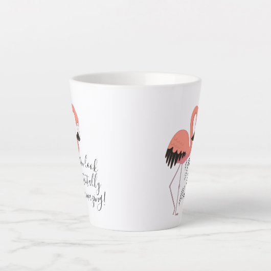 Stomme roze flamingo je ziet er helemaal ontvlamme latte mok (Voorkant)
