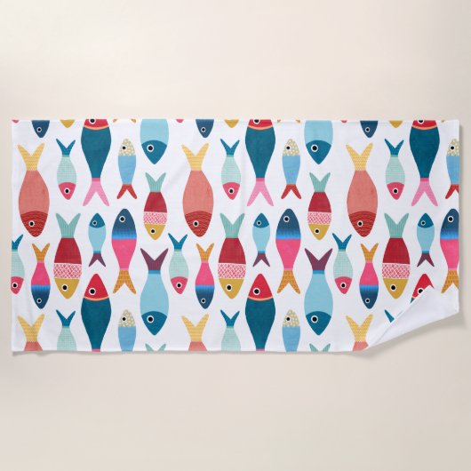 Stomme vis op het strand strandlaken (Voorkant)