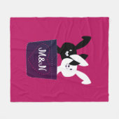 Stomme zwarte en witte liefdesBunnies op magenta Fleece Deken (Voorkant (Horizontaal))