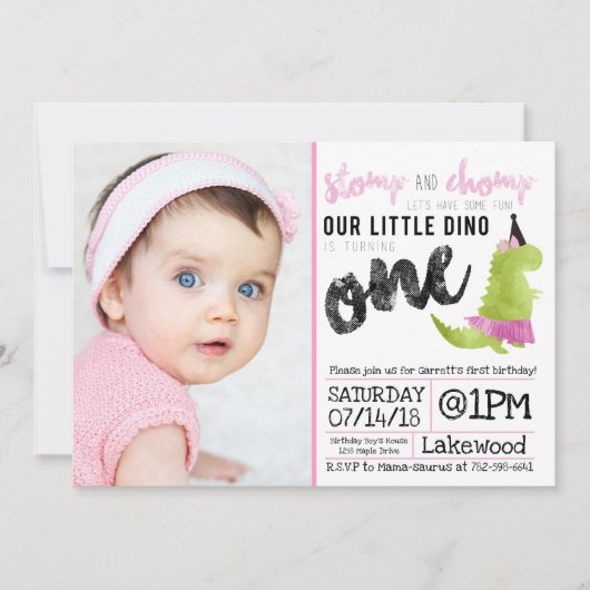 Stomp en Chomp Little Girl Dino Verjaardag Dinosau Kaart (Voorkant)