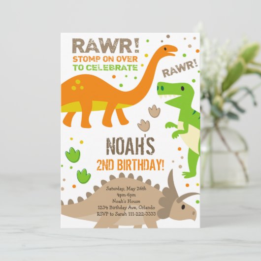 Stomp op over dinosaurus verjaardagsuitnodiging kaart (Staand voorkant)