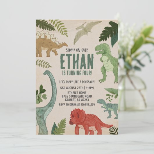Stomp op over dinosaurus verjaardagsuitnodiging kaart (Staand voorkant)