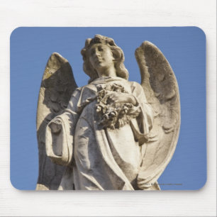 Stone Angel kijkt neer in Buenos Aires Muismat