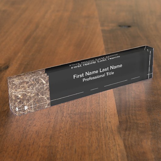 Stone Marble Look Monogram Professioneel Naambordje (Zijkant)