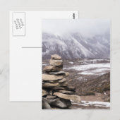 Stone Marker Pile in Snowy Himalayan Mountains Briefkaart (Voorkant / Achterkant)