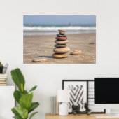 Stone toren op strand poster (Thuiskantoor)
