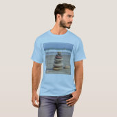 Stone toren op strand t-shirt (Voorkant volledig)