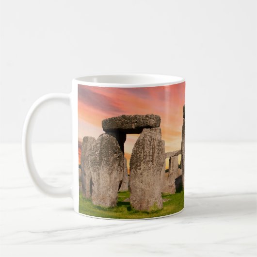Stonehenge bij de zonsondergang Mok (Links)