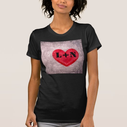 Stonewasachtige hartmonogram personaliseren t-shirt (Voorkant)