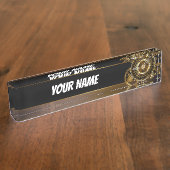 Stoomklok met antieke tandwielen naambordje (Zijkant)