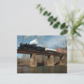 Stoomlading op trestle briefkaart (Staand voorkant)