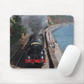 stoomlocomotief door het zee muismat (Met muis)