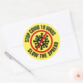 Stop COVID 19 Help de verspreiding van het coronav Ronde Sticker (Envelop)