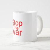 STOP DE OORLOG. TEKEN DE VREDE. — Inspirerend Vred Grote Koffiekop (Voorkant rechts)