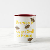 Stop en ruik de kakkerlakken LG Gfx Tweekleurige Koffiemok (Center)