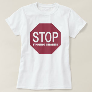 Stop het Vinden van het Teken van Haaien T-shirt