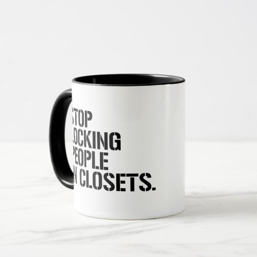 Stop mensen in kasten op te sluiten mok (Voorkant links)