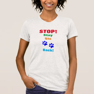 Stop met achteruit zes poten Gekke schimmelvoetafd T-shirt
