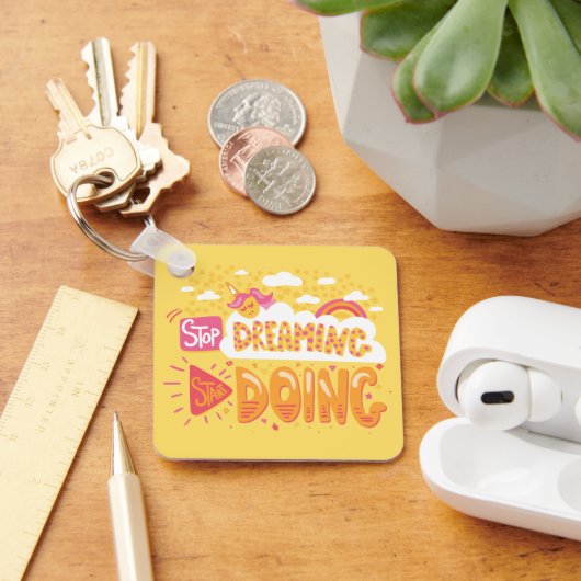 Stop met dromen, begin met Bleke gele metal Sleutelhanger (Bureau)