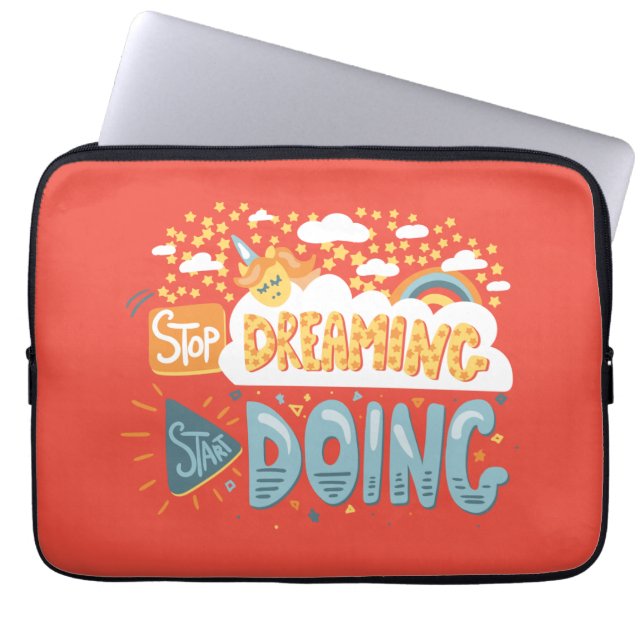 Stop met dromen, begin met donker koraal laptop sleeve (Voorkant)