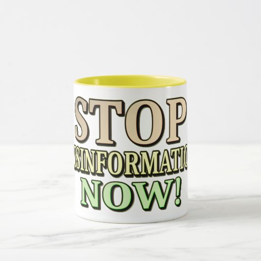 "STOP MISINFORMATIE" Cute Design. Bestel nu Mok (Midden)