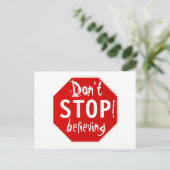 STOP niet met geloven Briefkaart (Staand voorkant)