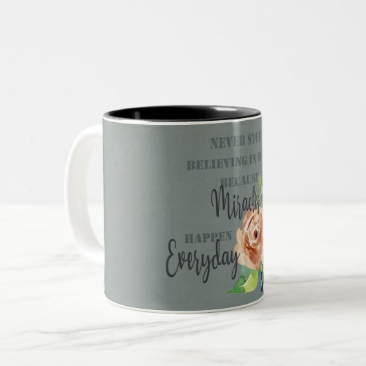 STOP NOOIT ELKE DAG IN HOPE MIRACLES TWEEKLEURIGE KOFFIEMOK (Voorkant links)