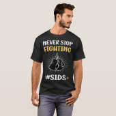 Stop nooit met vechten tegen wiegendood t-shirt (Voorkant volledig)