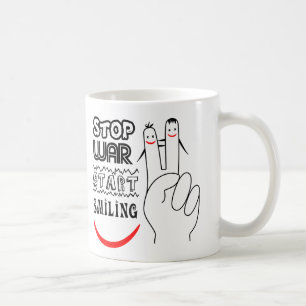 Stop Oorlog Grote Glimlach Twee Vingers Vredessymb Koffiemok