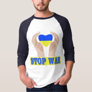 Stop oorlog Oekraïens vlaghart in handen T-Shirt