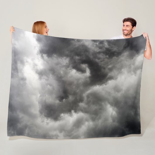 STORM CLOUDS FLEECE DEKEN (In situ)