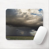 Storm dat zich over de nabijgelegen slangen van de muismat (Met muis)