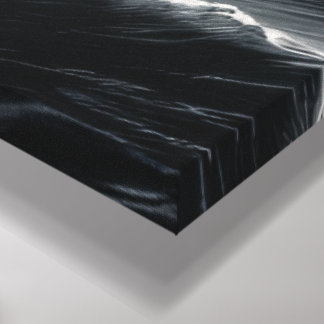 Storm Lighthouse – Dramatic Black and White Coasta Canvas Afdruk