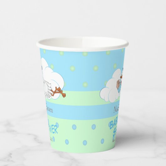 Storm met een Cute Little Baby Boy Papieren Bekers (Links)