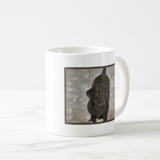storm voor zwarte labsneeuw koffiemok (Voorkant rechts)