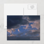 Storm wolken tegen blauwe lucht briefkaart (Voorkant / Achterkant)