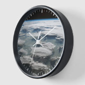 Stormachtige hemel boven de Amazone (Hoek)