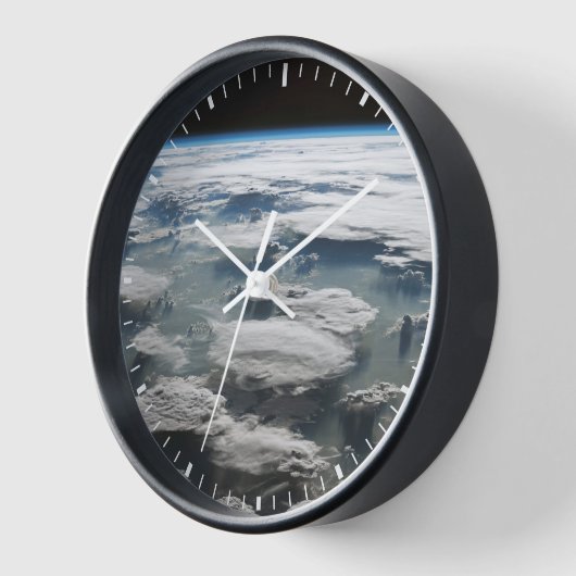 Stormachtige hemel boven de Amazone (Hoek)