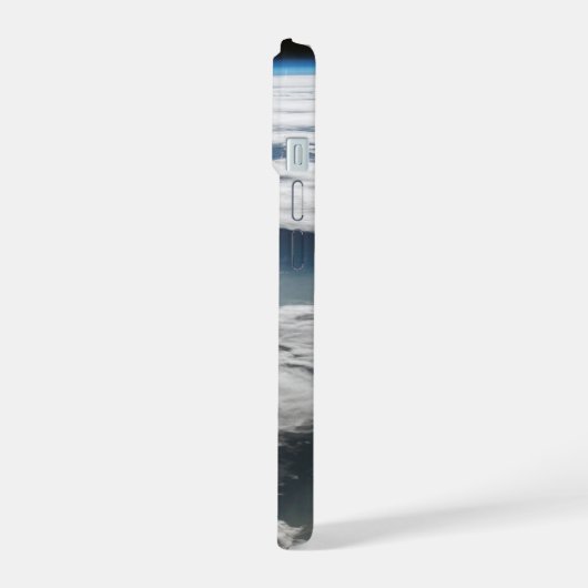 Stormachtige hemel boven de Amazone iPhone 15 Case (Linkerkant)