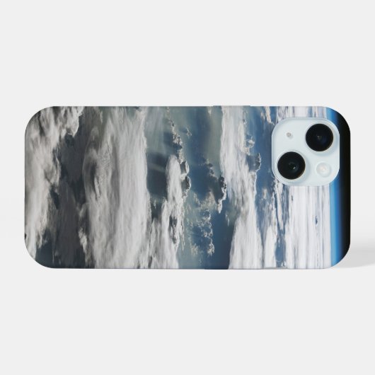 Stormachtige hemel boven de Amazone iPhone 15 Case (Achterkant horizontaal)