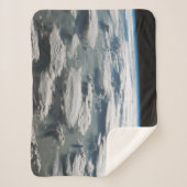 Stormachtige hemel boven de Amazone Sherpa Deken (Voorkant)