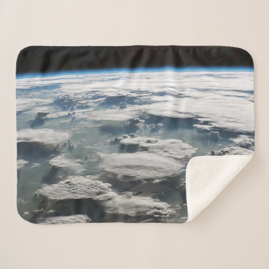 Stormachtige hemel boven de Amazone Sherpa Deken (Voorkant (horizontaal))