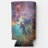 Stormachtige Zeeen van Lagune Nebula in Boogschutt Seltzer Blikjeskoeler (Voorkant)